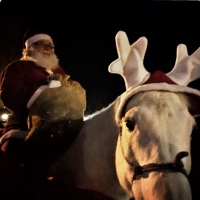 Babbo Natale con i doni per i bambini