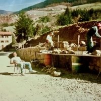 Allargamento della strada di accesso al paese