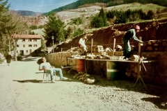 Allargamento della strada di accesso al paese